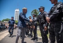 El Gobierno provincial dispuso una mejora salarial para la Policía y el Servicio Penitenciario