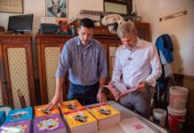 Frigerio recorrió la puesta en valor de la escuela Estrada de Paraná y entregó libros del plan provincial de Alfabetización