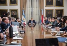 El gobernador encabezó una nueva reunión de gabinete con foco en la gestión y la seguridad en escuelas