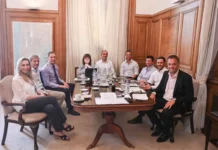 Se reúne la mesa política del gobierno para ordenar la agenda legislativa