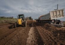 La provincia invierte más de 24.000 millones de pesos en mejora de caminos y maquinaria vial