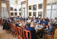 Frigerio reunió a intendentes y funcionarios para coordinar acciones ante el fenómeno de El Niño