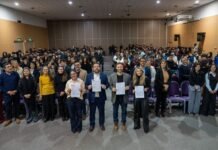 La provincia lanzó la campaña Compromiso por una Crianza Digital Saludable