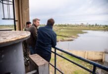 Frigerio recorrió las zonas afectadas por la creciente en Concordia y encabezó una reunión del Comité de Emergencia